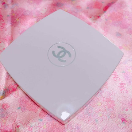 CHANEL ル ブラン コンパクト ラディアンスのクチコミ「CHANEL 
ル ブラン コンパクト ラディアンス 🐹💓
10 ベージュ
(たぶん1番明るい.....」(1枚目)