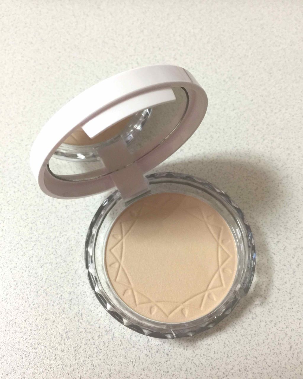 UVクリアフェイスパウダー/CEZANNE/プレストパウダーを使ったクチコミ(2枚目)