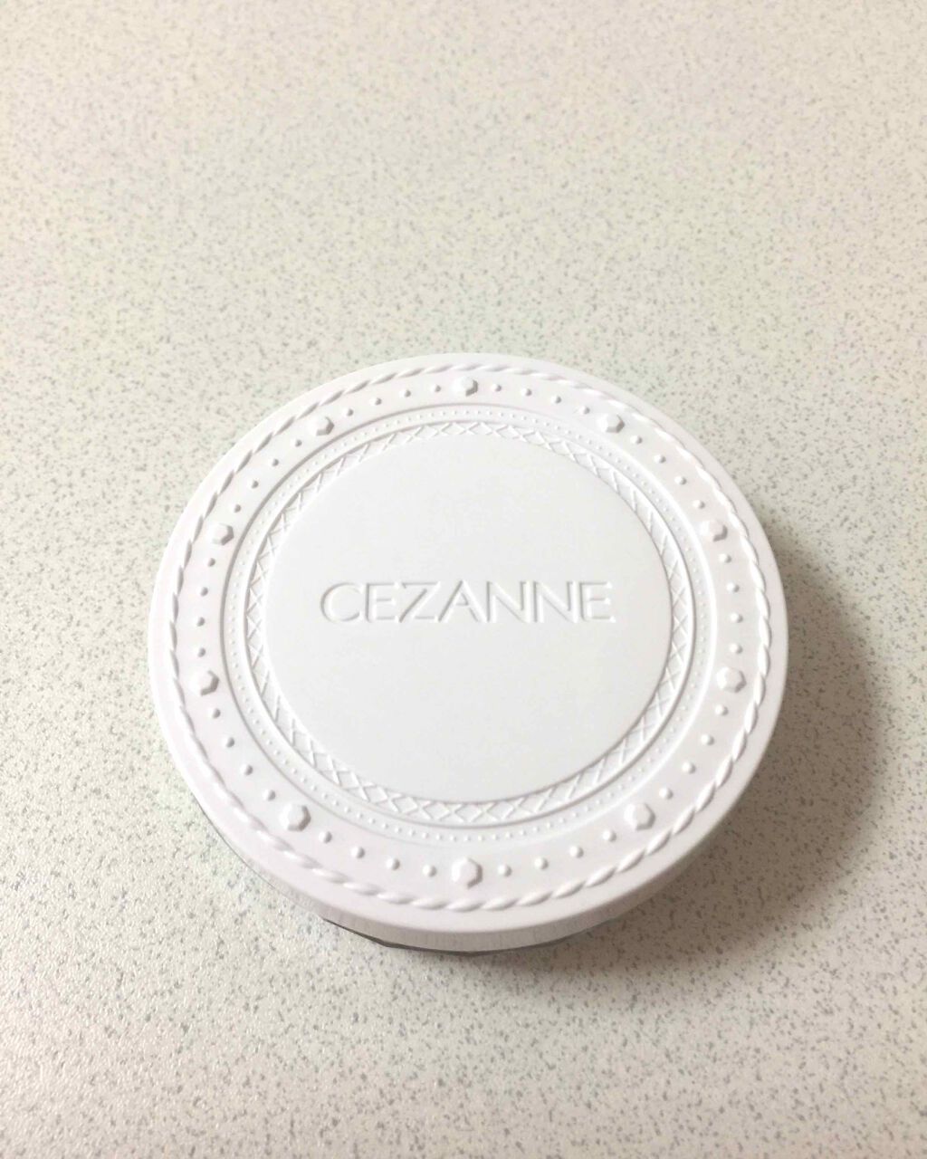 UVクリアフェイスパウダー/CEZANNE/プレストパウダーを使ったクチコミ(1枚目)