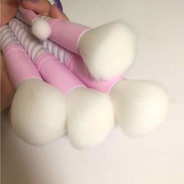 FOREVER 21 cosmetic  brush setのクチコミ「大好きなForeverのブラシ🦄💕

見た目の可愛さにやられ即購入🤤

毛の質感は今までの物と.....」（3枚目）