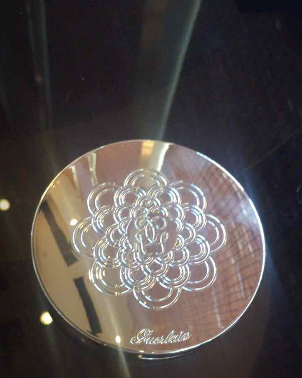 メテオリット コンパクト/GUERLAIN/プレストパウダーを使ったクチコミ(3枚目)