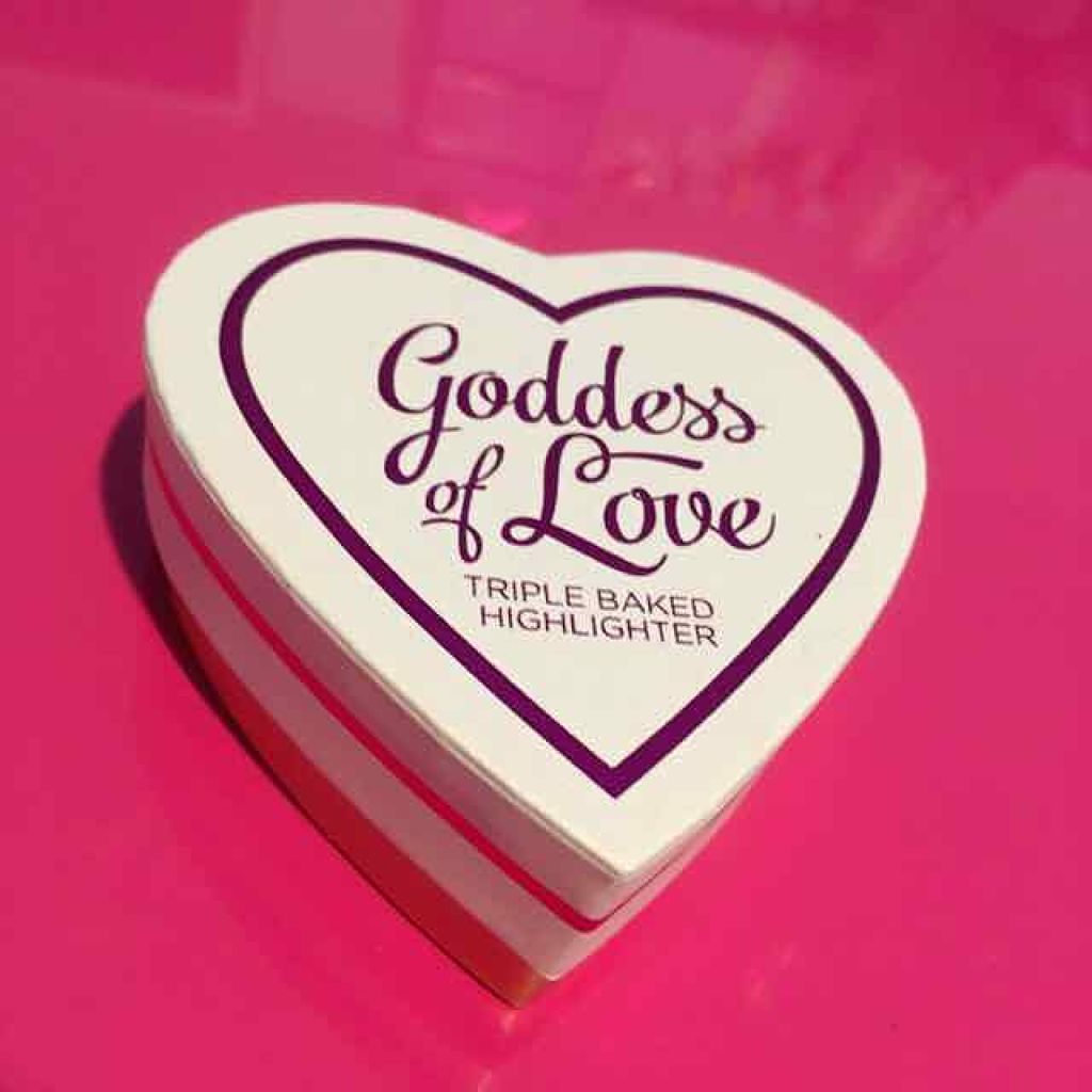 ハートハイライター ゴッデス オブ ラブ/MAKEUP REVOLUTION/パウダーハイライトを使ったクチコミ(1枚目)