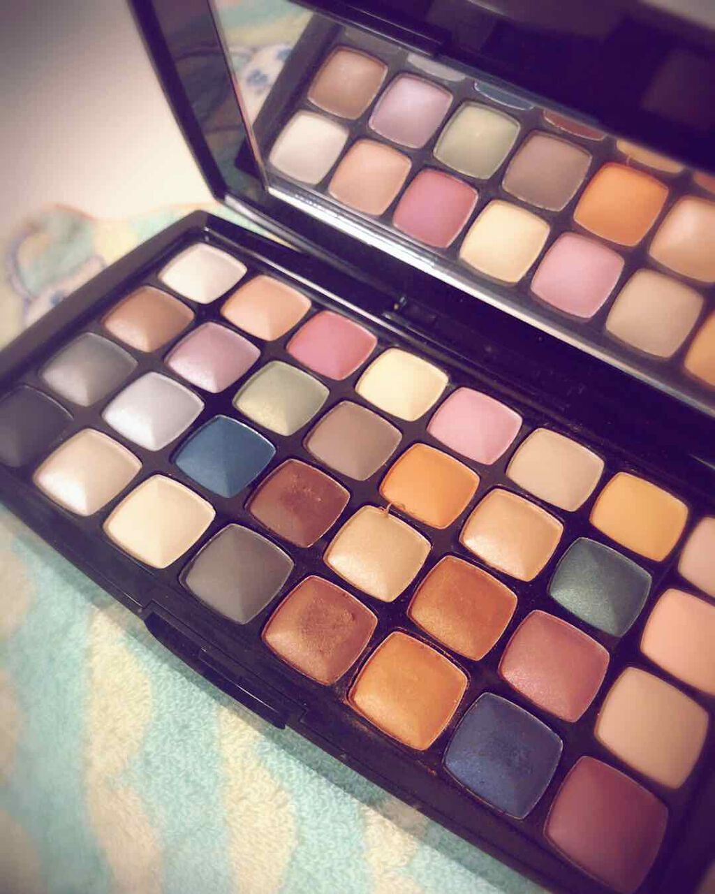 WAITING FOR TONIGHT/NYX Professional Makeup/アイシャドウパレットを使ったクチコミ(2枚目)