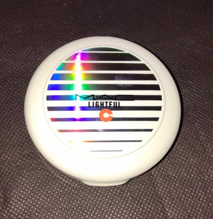 ライトフル C+ SPF 30 ファンデーション/M・A・C/パウダーファンデーションを使ったクチコミ(1枚目)