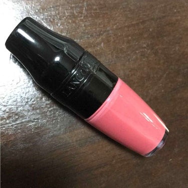 ランコムのマットシェイカーです💄
お色は270番のベージュヴィンテージです！
すごく人気のカラーですよね☺️
誕生日プレゼントで友達にもらいました！

みたまんま発色でもちもいいです！！
ただ、落ちる時