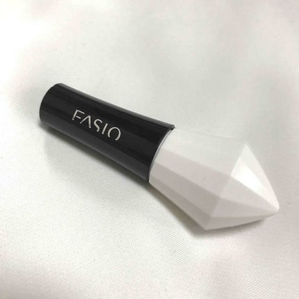 FASIO リキッドアイカラー WPのクチコミ「リキッドアイカラー💗
WT-1 : ホワイト ❄
汗、皮脂に強く 密着してヨレにくいです💗
.....」(1枚目)