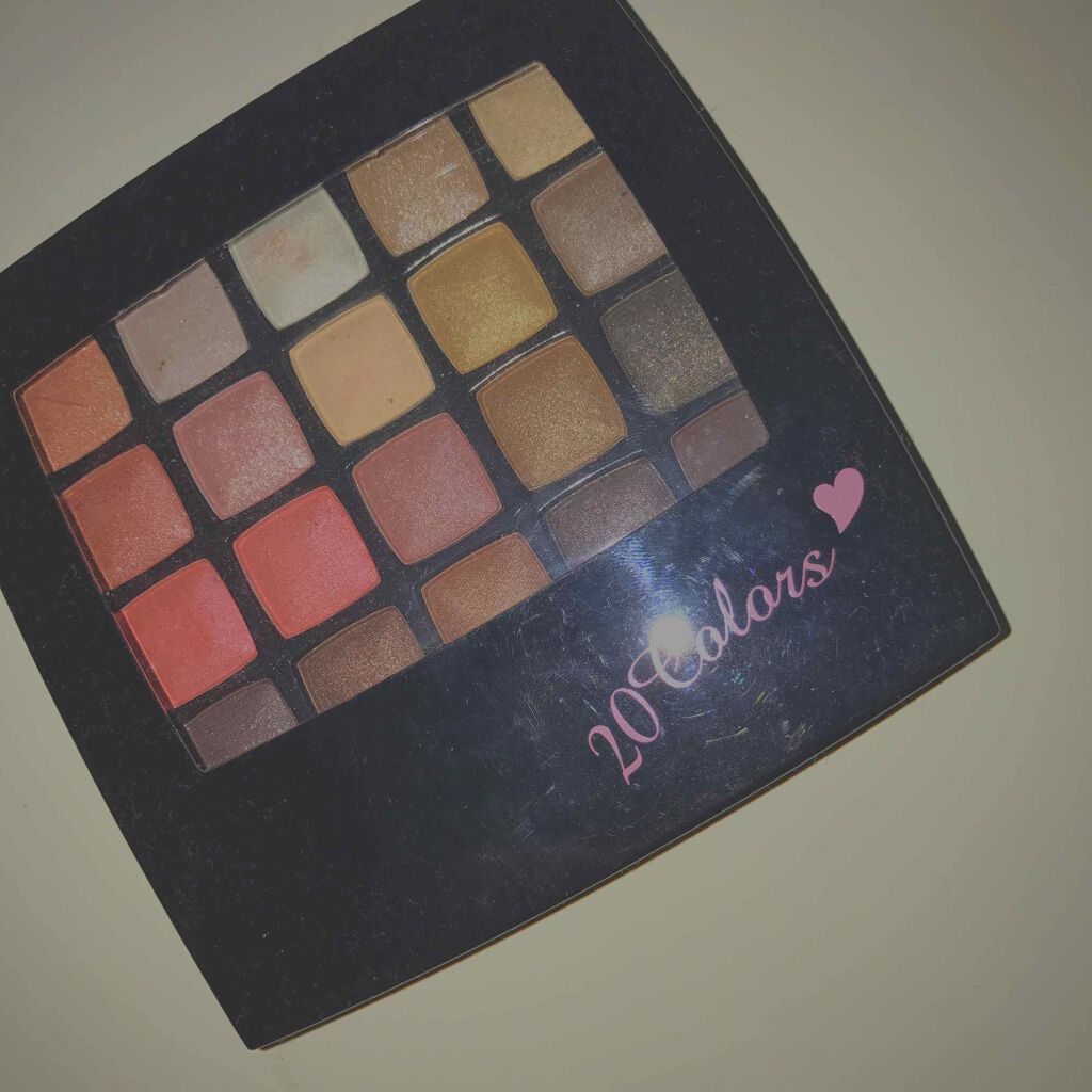 トゥエンティーカラーズ/ヴィレッジヴァンガードコーポレーション/アイシャドウパレットを使ったクチコミ（1枚目）
