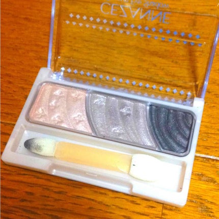 トーンアップアイシャドウ/CEZANNE/アイシャドウパレットを使ったクチコミ(2枚目)