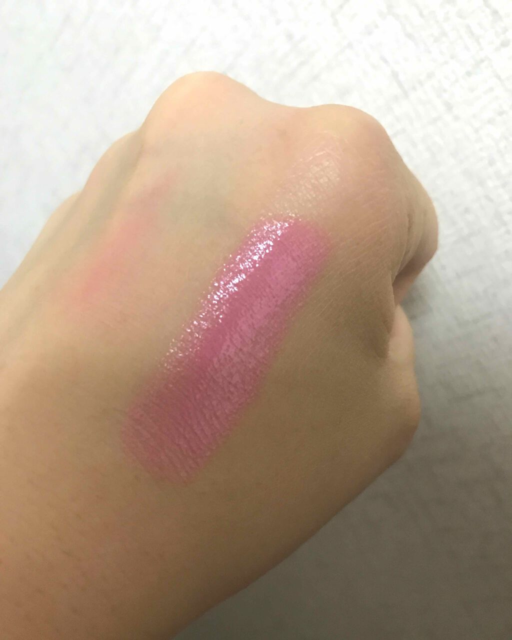 ウォーター シャイニー ミルキー/MAYBELLINE NEW YORK/口紅を使ったクチコミ(3枚目)