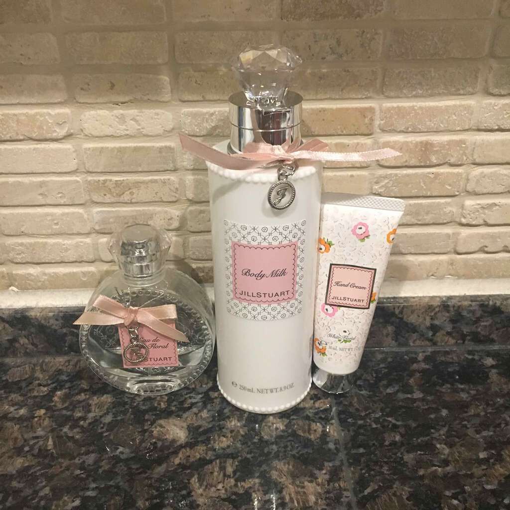 ジルスチュアート リラックス オード ホワイトフローラル/JILL STUART/香水(レディース)を使ったクチコミ(1枚目)