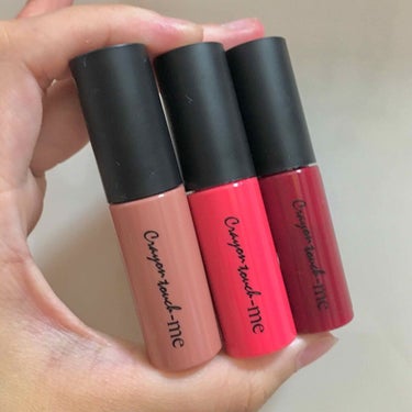 キャンドゥのリップ💄

家の近くにキャンドゥがなくてやっと買えた😌

左からピンクベージュ"ポピーレッド"ガーネットです💋
使ってみて、チップの匂いが甘すぎてキツイ！マットリップだからしょうがないけど縦