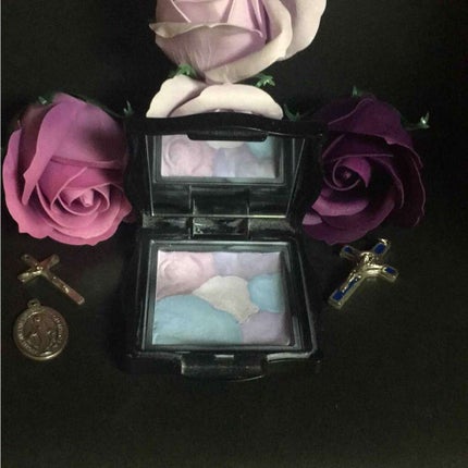 ANNA SUI ローズ チーク カラーのクチコミ「ANNA SUIのローズチークカラー、100番のハイライトのカラーです✨
この商品は今はもう.....」(1枚目)
