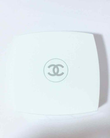ル ブラン コンパクト ラディアンス 20 ベージュ / CHANEL(シャネル ル ブラン コンパクト ラディアンス 20 ベージュ / CHANEL(シャネル