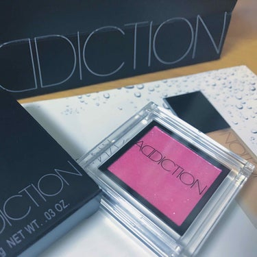 addiction
THE EYESHADOW
099 Miss You More

ラメがたくさん入ってて
めちゃくちゃ可愛い！
重ね付けで
ピンクの発色を
調節できます！💗