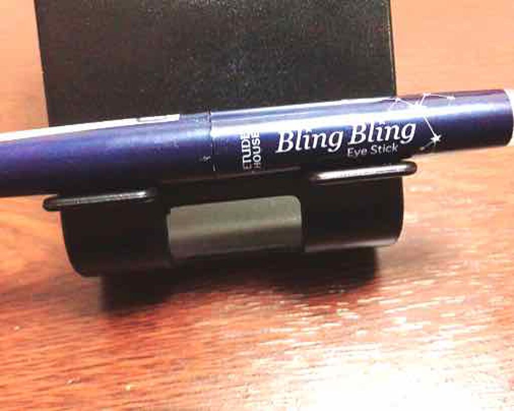 キラキラ アイシャドウ/ETUDE/スティックアイシャドウを使ったクチコミ(1枚目)