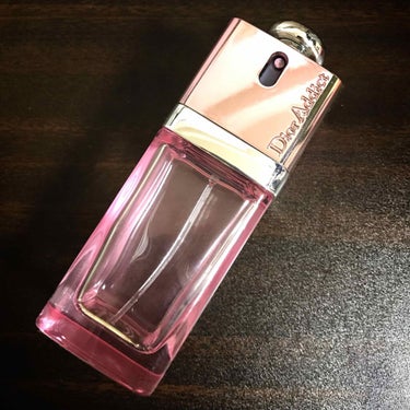 Dior ディオール アディクト 2（オードゥ トワレ）のクチコミ「Dior ディオール アディクト2オードトワレ✨

大好きな大好きな香水です♡
トップノートは.....」（1枚目）