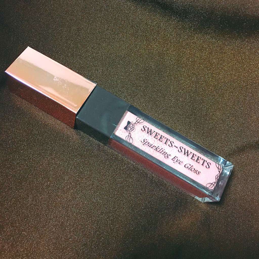 スパークリングアイグロス/スウィーツ スウィーツ/リキッドアイシャドウを使ったクチコミ(1枚目)