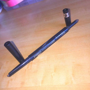 RIMMEL LONDONさんの
professional eyebrow pencil & powder 003番
0.8g ¥1.200 韓国製

☆ペンシルとパウダーが1本にまとまっているので
使