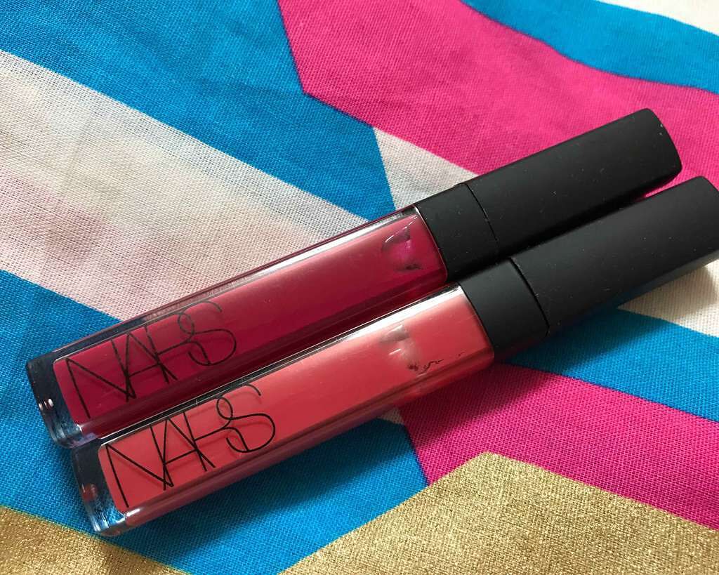 NARS ラージャーザンライフ リップグロスのクチコミ「NARSリップグロス

ネットでお安く見つけてなんとなく購入したものです(^^;;
発色はいい.....」（1枚目）