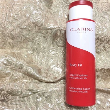 CLARINS ボディ フィットのクチコミ「【クラランス】ボディフィット

・気になる下半身のセルライトに速攻効きます！
・香りも良くてリ.....」（1枚目）