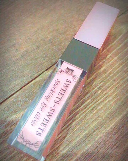 スパークリングアイグロス/スウィーツ スウィーツ/リキッドアイシャドウを使ったクチコミ(2枚目)