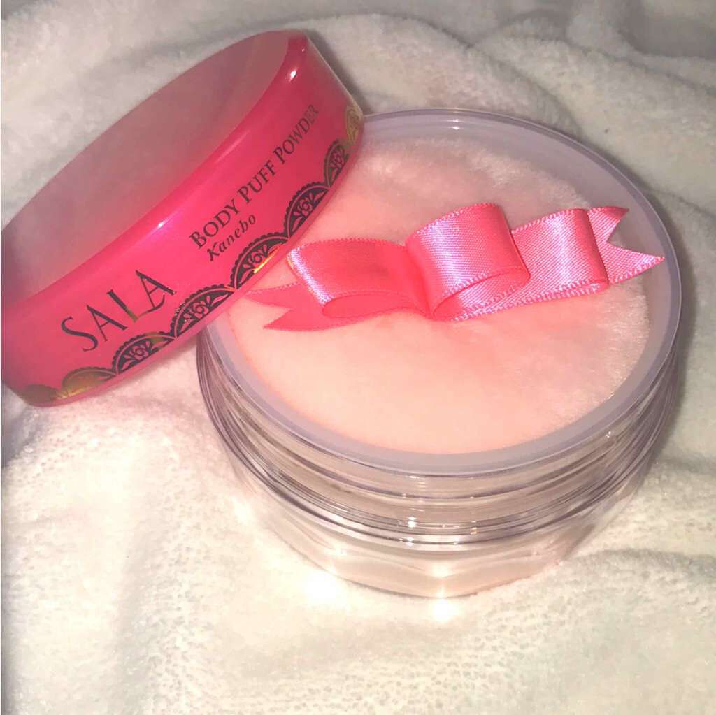 ボディパフパウダーN プリズムパール(サラ スウィートローズの香り)/SALA/ボディパウダーを使ったクチコミ(1枚目)