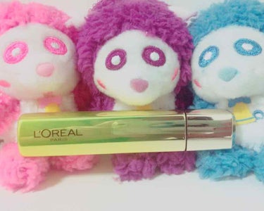 ロレアルパリ ユイルカレス 801
YELLOWです✨

イエローメイクなど、
これからの季節にいいとおもいます！

けっこういろんな色にあうので、
うえからぬると、うるっとして
かわいいです🌹

香り