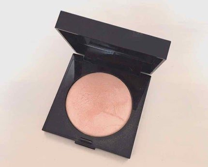 マットラディアンス ベイクドパウダー ハイライト01/ローラ メルシエ/パウダーハイライトを使ったクチコミ(1枚目)