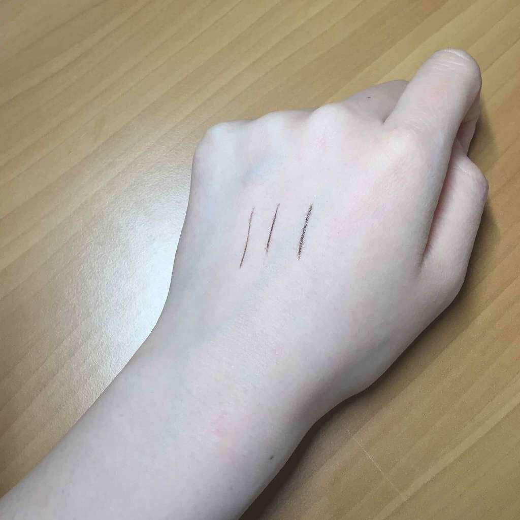 モテライナー リキッド/UZU BY FLOWFUSHI/リキッドアイライナーを使ったクチコミ(2枚目)