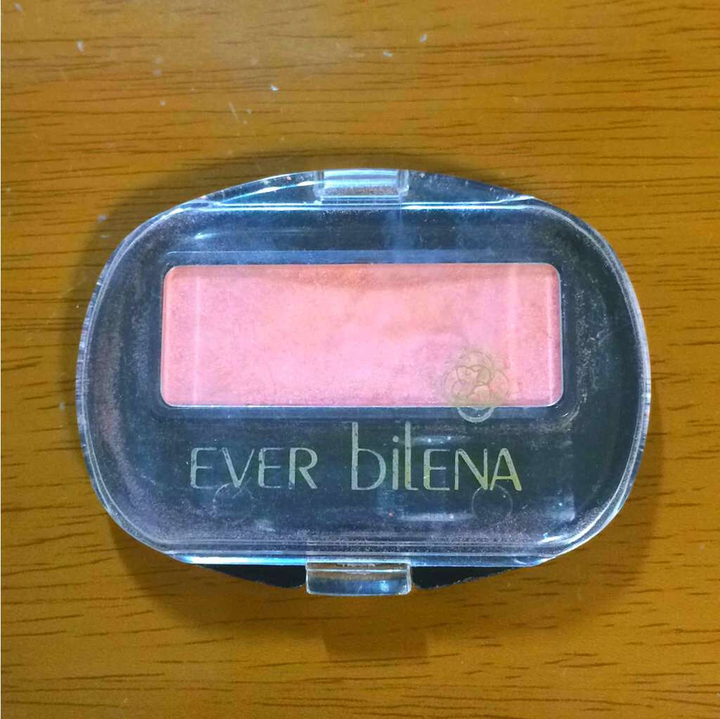 エバビレーナ チークカラー A/DAISO/パウダーチークを使ったクチコミ（1枚目）