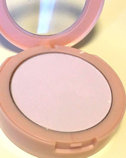 スキンライト プレスト パウダー/REVLON/プレストパウダーを使ったクチコミ(1枚目)