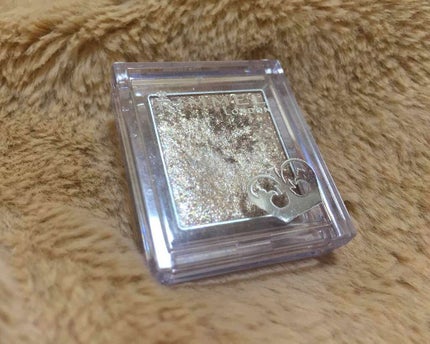 プリズム パウダーアイカラー/リンメル ロンドン/単色アイシャドウを使ったクチコミ(2枚目)