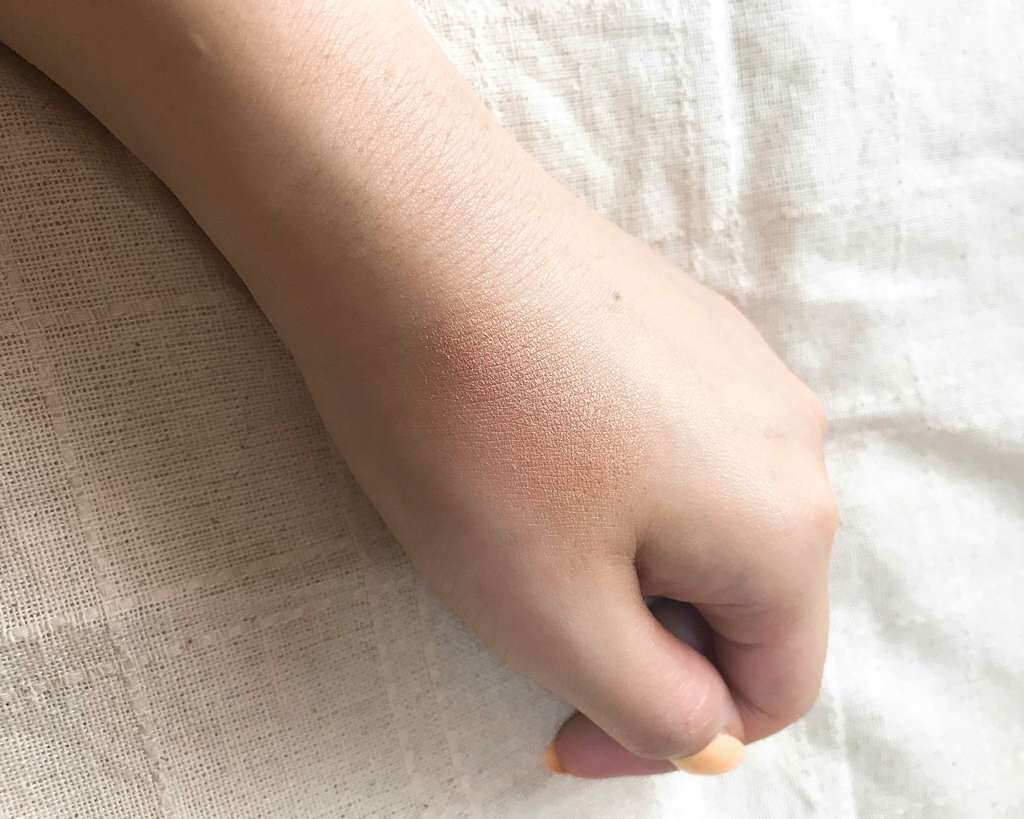 アイカラー/コフレドール/単色アイシャドウを使ったクチコミ（1枚目）