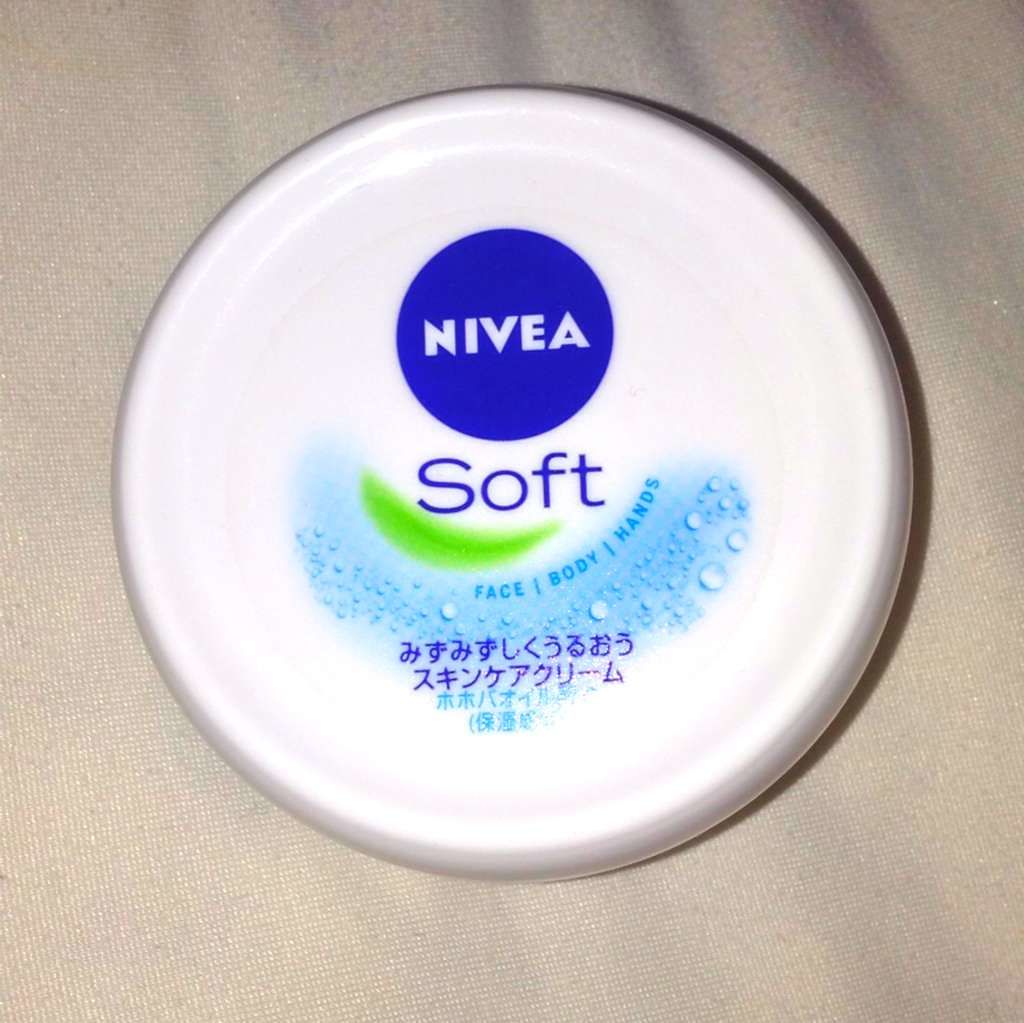 ニベア ニベアソフト スキンケアクリーム（旧）のクチコミ「ニベアソフト スキンケアクリームW

ニベアの青カンを冬使ってたんだけど、夏はこってりしすぎか.....」（1枚目）