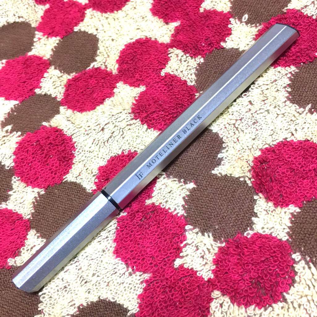 モテライナー リキッド/UZU BY FLOWFUSHI/リキッドアイライナーを使ったクチコミ(1枚目)