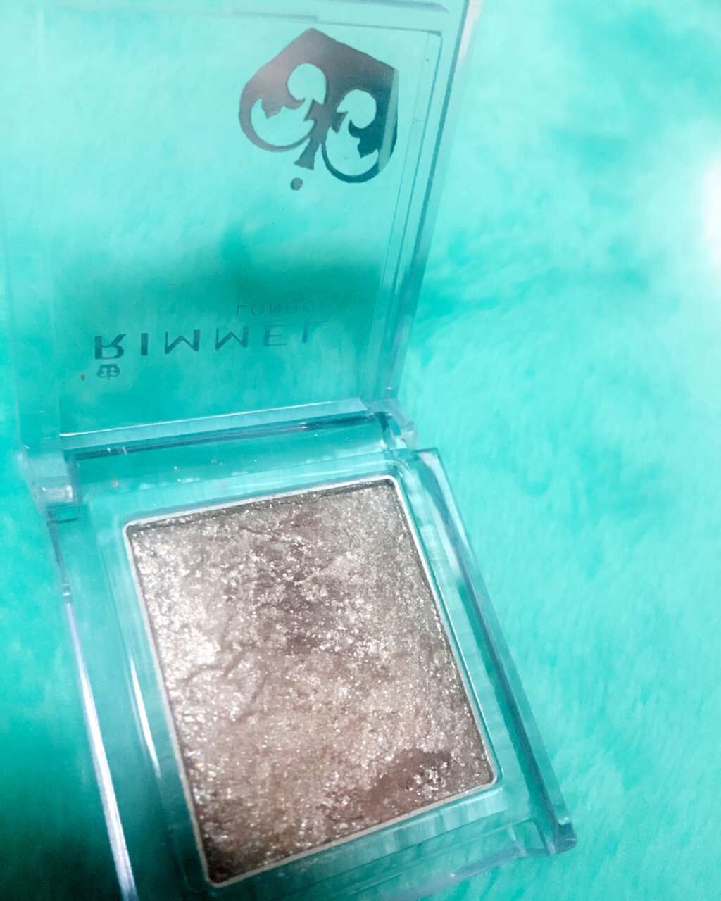 プリズム パウダーアイカラー/リンメル ロンドン/単色アイシャドウを使ったクチコミ(2枚目)