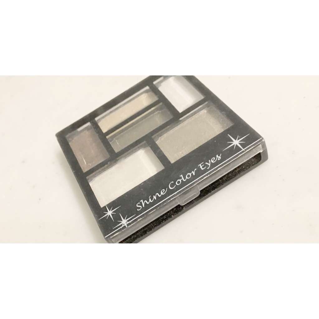 エルファー シャインカラーアイズ/DAISO/アイシャドウパレットを使ったクチコミ(1枚目)