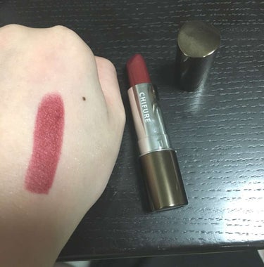 ちふれの口紅549です💄


安くて口コミがいいので買ってみました


発色が凄く良くて、つやも少しだけありますが、

ティッシュオフするとマットリップっぽくなって全然落ちません


試したい色がある時