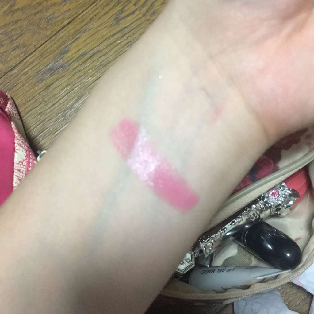 ESPRIQUE ブライトラスティング ルージュのクチコミ「エスプリークブライトラスティングpk841です
青みピンクで細かいラメが入っています！
甘めに.....」（2枚目）