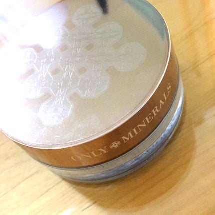 ONLY MINERALS ファンデーションのクチコミ「私はオークルを使っています
一番明るい色を選んだんですが馴染みがよかったです☺️
ニキビができ.....」(1枚目)