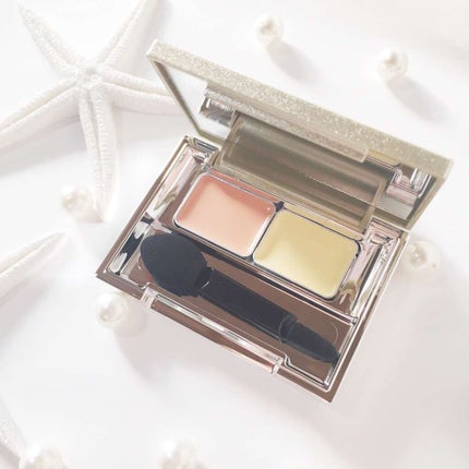 ケサランパサラン アンダーアイブライトナーのクチコミ「ピンクベージュのようなお色とイエローの2色を使い、目元のクマなどをしっかりカバーしてくれます。.....」(1枚目)