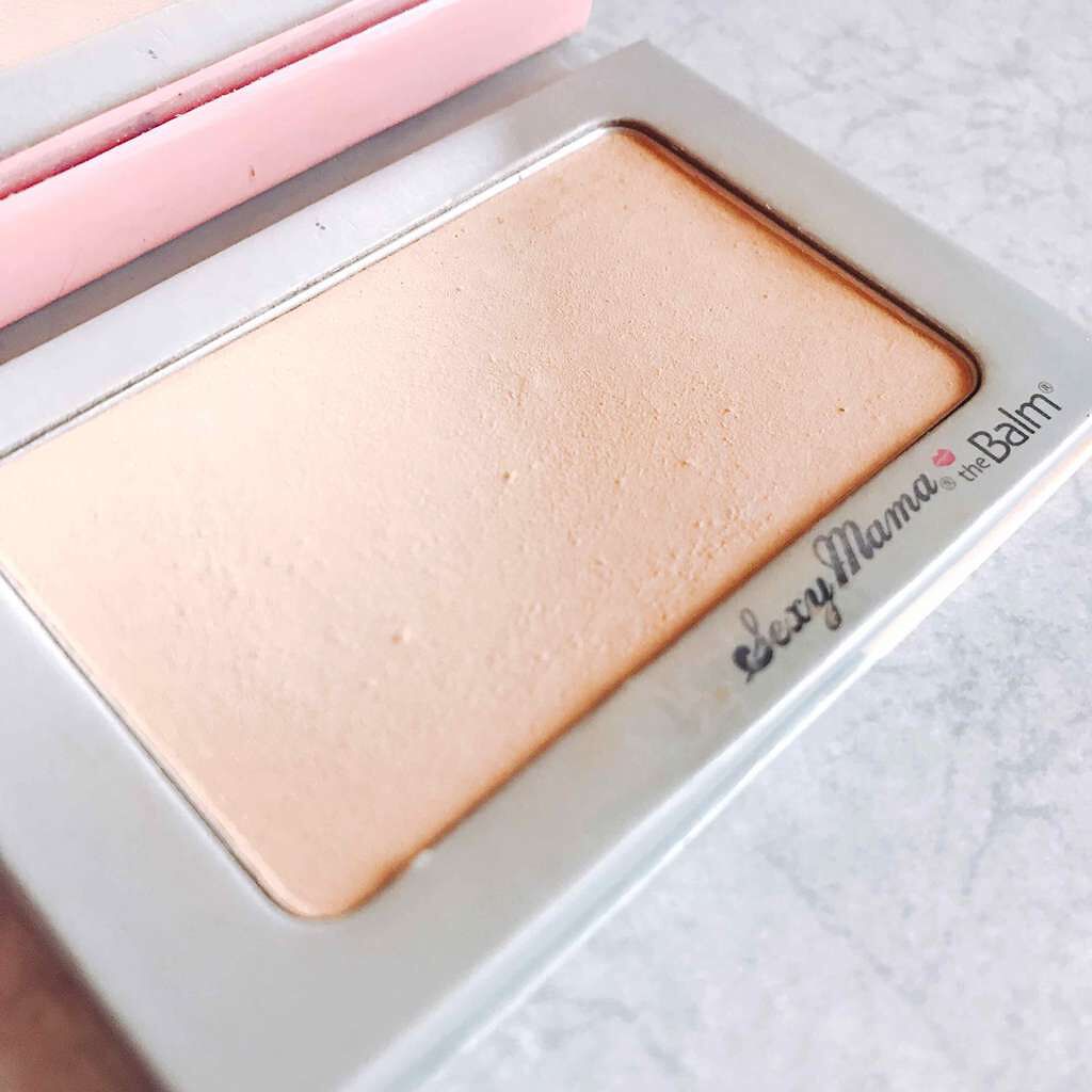 セクシーママ/the Balm/プレストパウダーを使ったクチコミ（2枚目）