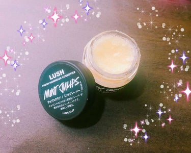 LUSH✨リップスクラブ
ミントフレーバー💋

乾燥で唇の皮がめくれ、
ティントリップなどのお色が
綺麗にのらなくなったので購入しました！

(使用方法)指に少量取り、唇にクルクルと
馴染ませ、ザラザラ