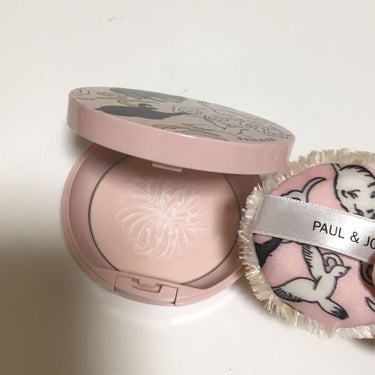 PAUL & JOE BEAUTE シルキー プレスト パウダーのクチコミ「シルキー ブレスト パウダー003
限定の猫ちゃんのパッケージです❤️

SPF25 PA++.....」（3枚目）