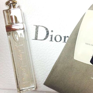 Dior addict グロス 限定041 フェイマスです！
昨年流行った虹色グロスです♡
だいぶ使い込んで色がピンクになってきちゃいました😂
ラメがほんとにオーロラみたいな感じで使いやすいし凄いリピ買