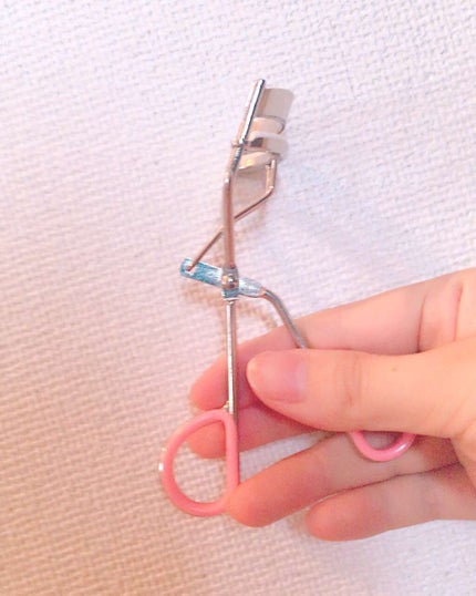 キャンドゥ ビューラーのクチコミ「キャンドゥ ビューラー(名前忘れました汗)
プチプラ命🐳
特に目の形に合わないわけではなく.....」(1枚目)