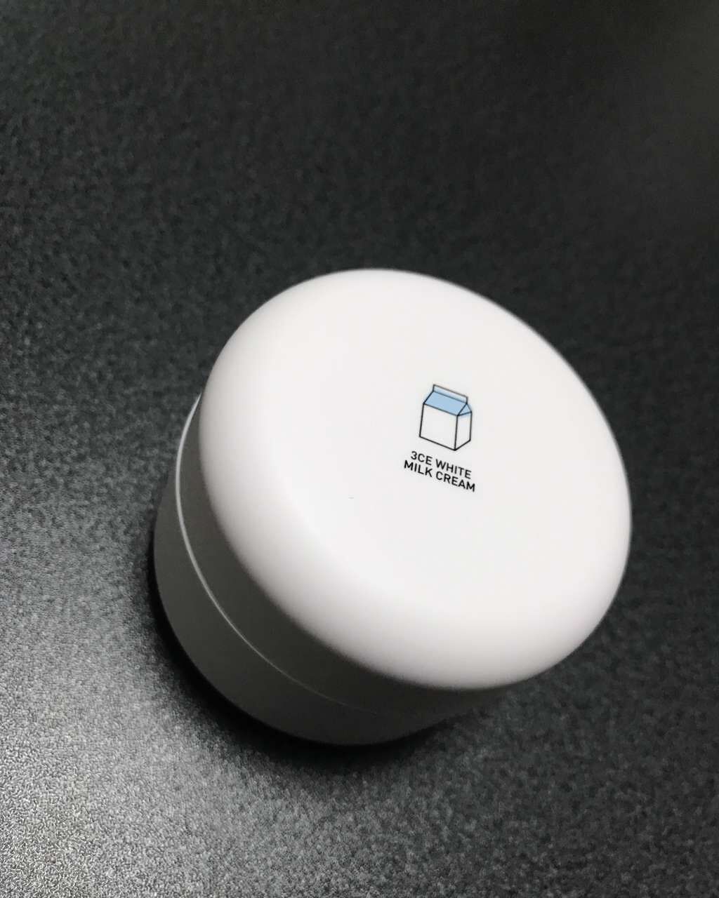 WHITE MILK CREAM/3CE/フェイスクリームを使ったクチコミ(2枚目)