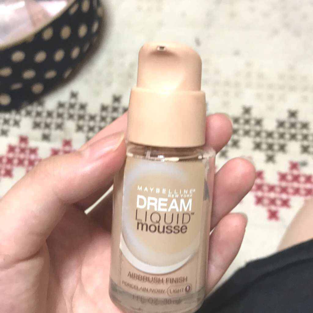 ドリームホイップ スムース リキッド/MAYBELLINE NEW YORK/リキッドファンデーションを使ったクチコミ（1枚目）