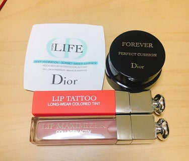 Dior
LIP Tattoo:451 ナチュラルコーラル
みずみずしく、つけ心地◎
発色◎
持ち時間 飲み会の時は4時間位経つと唇のシワに残ってあとは落ちてしまいます✗
普通に生活する時は10時間持っ