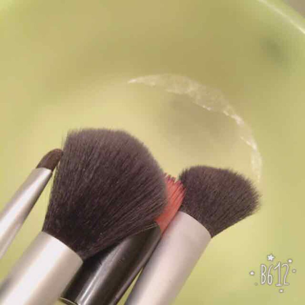 春姫 アイシャドウブラシ/DAISO/メイクブラシを使ったクチコミ（2枚目）